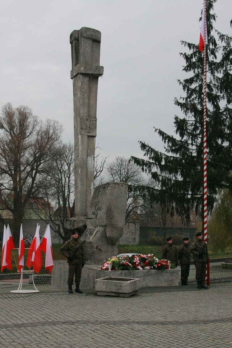 Pomnik Tysiąclecia po zakończeniu uroczystości