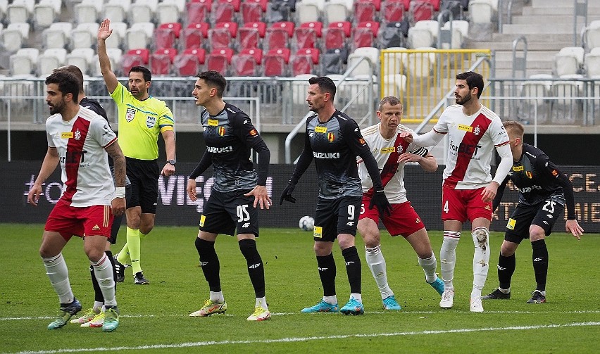 Korona Kielce w meczu Fortuna 1 ligi zremisowała z ŁKS Łódź 0:0. Spotkanie kończyła w dziesiątkę po czerwonej kartce Mario Zebicia