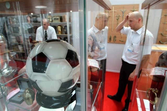 Urna na prochy w kształcie piłki futbolowej? Dlaczego nie.  W końcu idą mistrzostwa EURO 2012