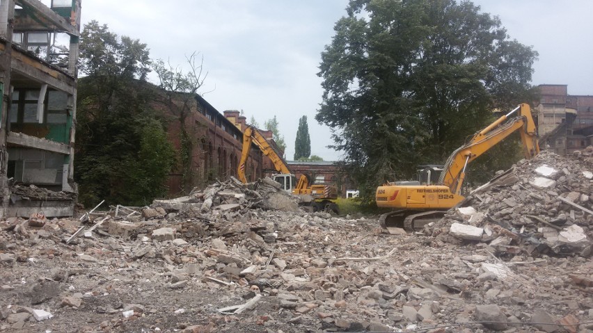 Mysłowice: wyburzono basen przy dawnej kopalni Mysłowice ZDJĘCIA