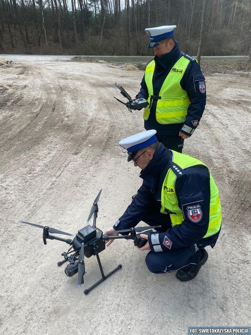Policyjne kontrole w gminie Nagłowice. W akcji dron
