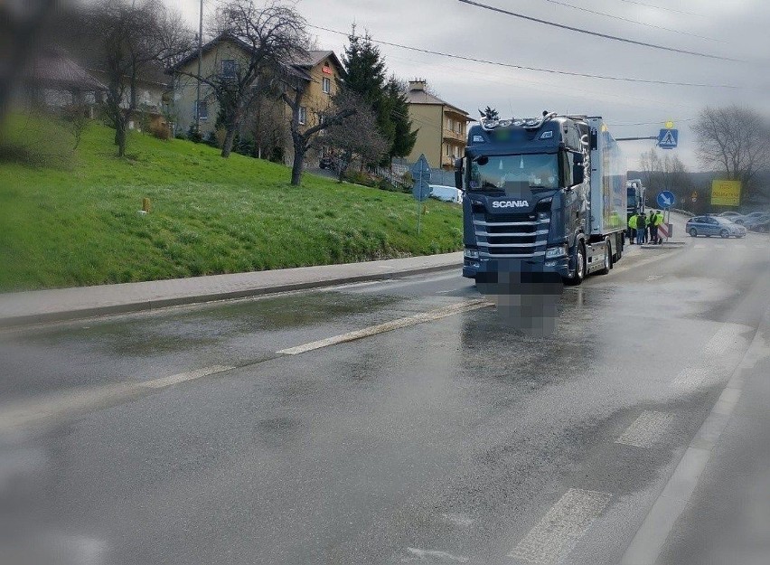 Ciężarówka śmiertelnie potrąciła pieszego na krajowej 19 w Babicy