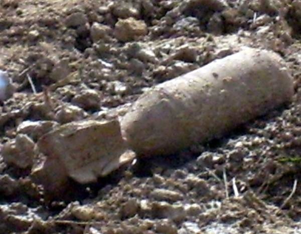 Na polu w podsandomierskim Pęchowie rolnik wyorał prawdopodobnie bombę lotniczą.