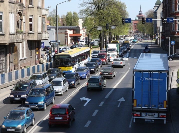 Zakorkowana ulica Szczecinska i Tuwima