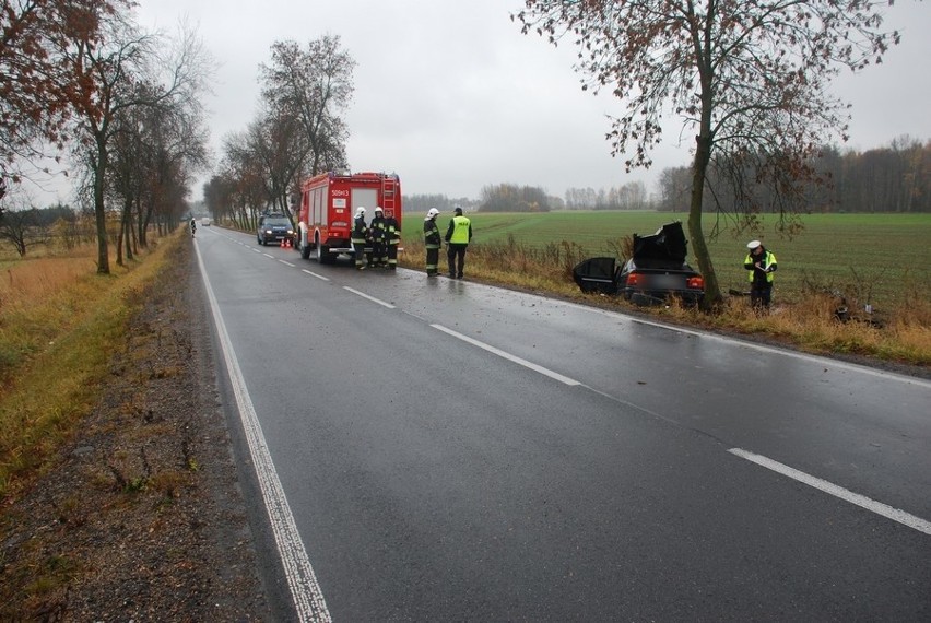Wypadek pod Lublińcem: Kierowca ciężarówki zepchnął bmv i uciekł z miejsca wypadku