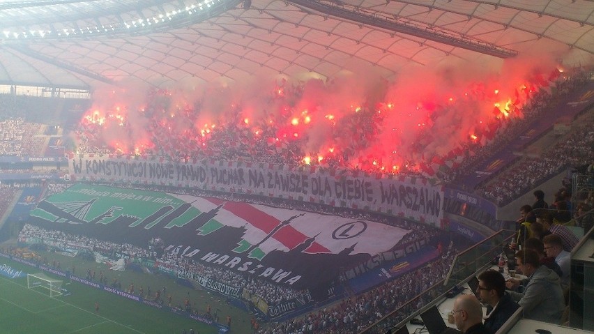 Race podczas meczu Lech - Legia