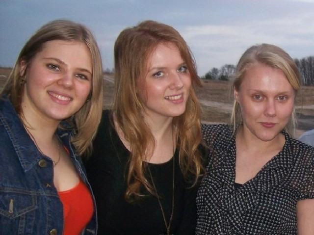 Ola Florczak (z lewej), Paulina Schmid i Kasia Muńko uczą się w gimnazjum we Frankfurcie. - Nie żałujemy, że wybrałyśmy tę szkołę - mówią (fot. Beata Bielecka)