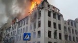Potężny pożar w centrum Charkowa. Zaatakowano komisariat policji