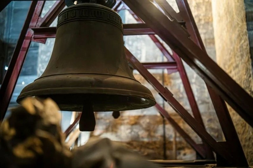 Są to najprawdopodobniej najstarsze, zachowane dzwony w...