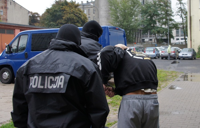 Policja rozbiła bojówkę GKS Bełchatów. Handlowali narkotykami na dużą skalę[zdjęcia]