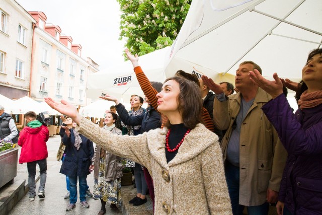 XXXV Międzynarodowy Festiwal Muzyki Cerkiewnej „Hajnówka 2016” rozpoczęty flash mobem w Białymstoku