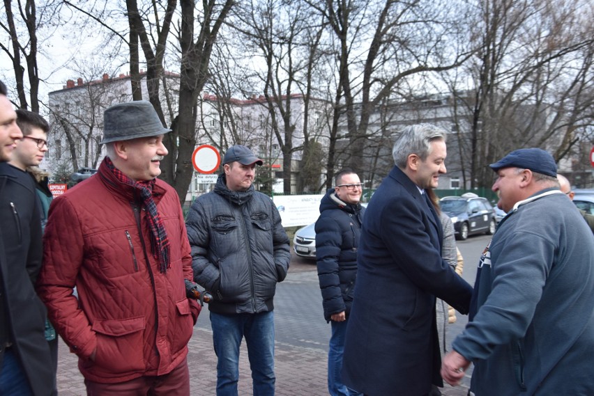 Robert Biedroń. Parlamentarzyści powinni pielgrzymować do szpitali ZDJĘCIA