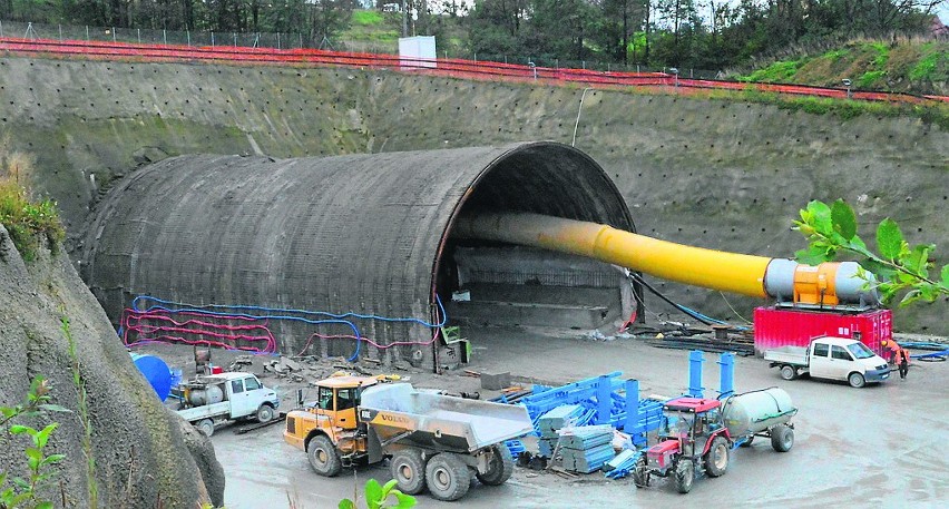 Firma budująca tunel na zakopiance ma poważne problemy finansowe