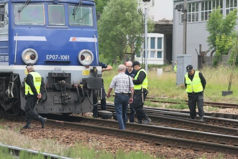 Uszkodzony pociąg na torach pod Kielcami