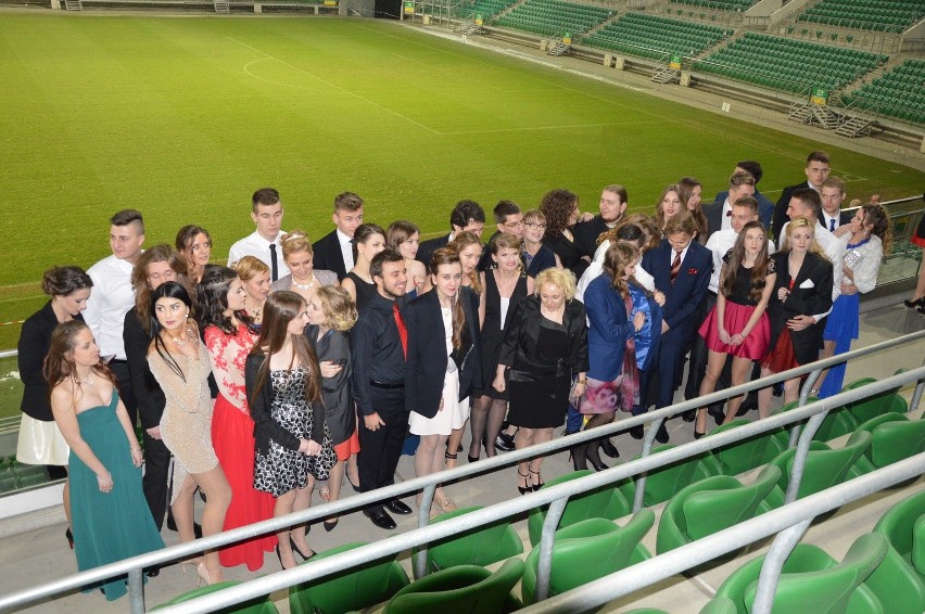 Studniówka X LO we Wrocławiu na Stadionie Miejskim (ZDJĘCIA)