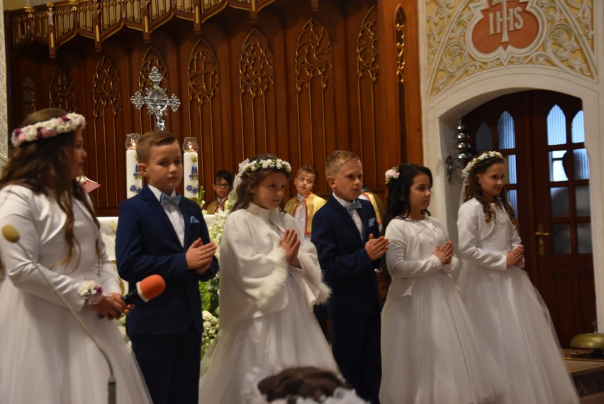 Pierwsza Komunia Święta w odbyła się w niedzielę w parafii...