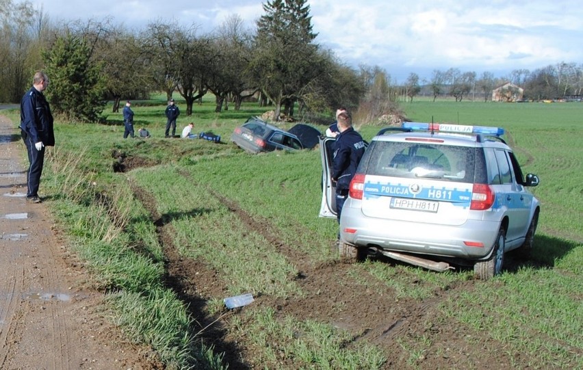 Krasne: pijany 18-latek staranował radiowozy, wiózł towar z przemytu