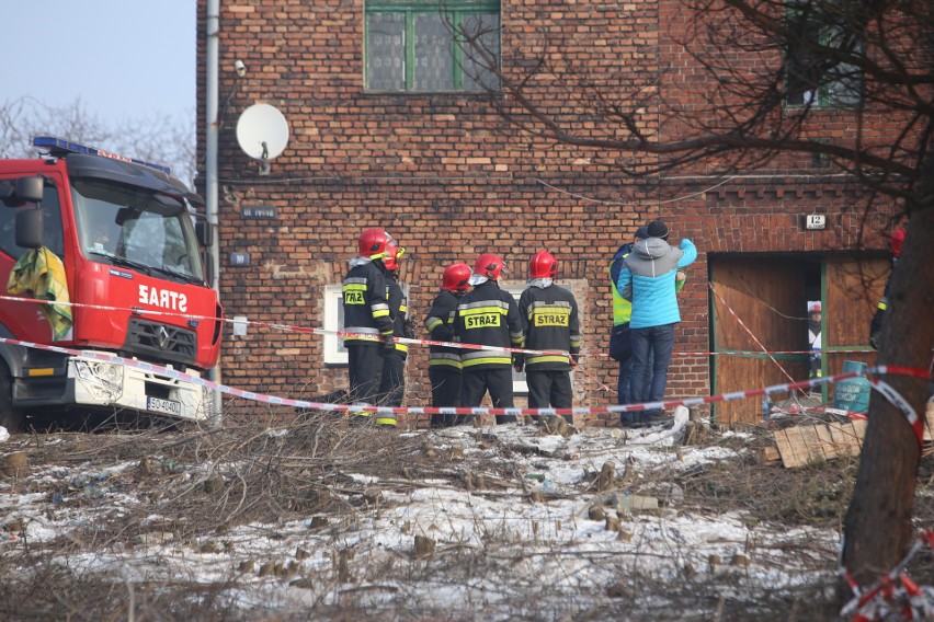 Pod gruzami zawalonej kamienicy w Sosnowcu zginęła kobieta....