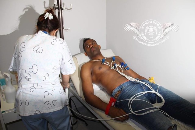 Dossa Junior przeszedł testy medyczne w Konyasporze