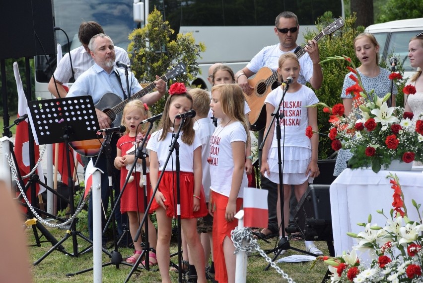 Mieszkańcy uhonorowali 11 chłopów z Masłomiącej zamordowanych w obozie Gross-Rosen [ZDJĘCIA]