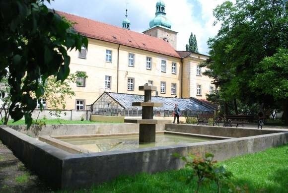 Dom Pomocy Społecznej w Prószkowie mieści się w odnowionym zamku.