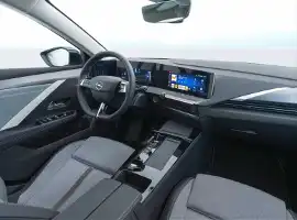 Opel Astra ST 1.2 Turbo 130 KM vs Toyota Corolla TS Kombi 1.8 Hybrid 140 KM