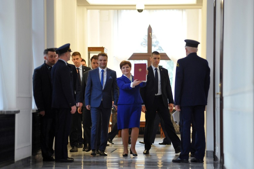 Premier Beata Szydło prezentuje projekt ustawy Rodzina 500 +