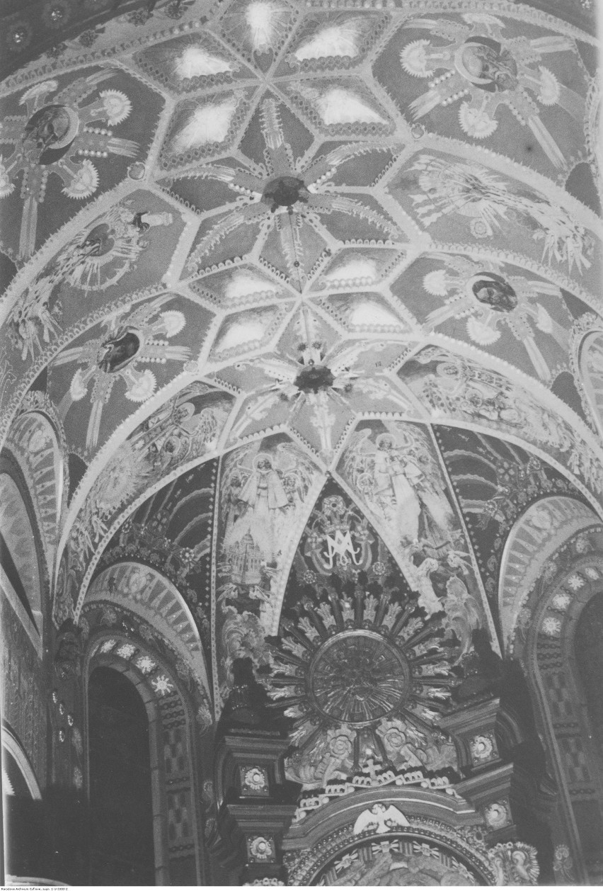 Polichromie w kościele w Limanowej, 1919-1939