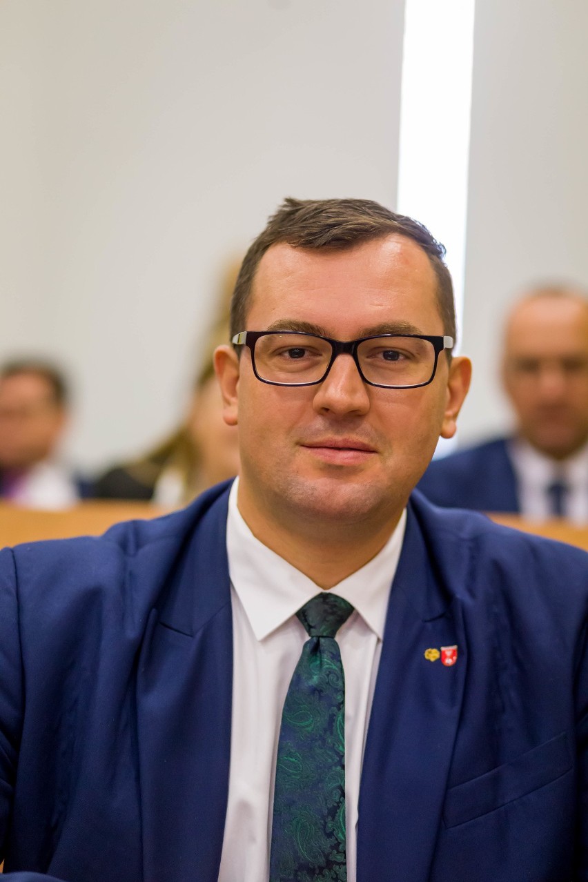 Stefan Krajewski: ekwiwalent za urlop: 14 789,67 zł plus 32...