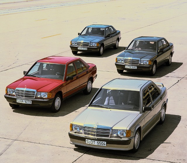 Szykowny, bezpieczny, zwrotny – mając na uwadze te wymagania, 8 grudnia 1982 r. Mercedes-Benz poszerzył swoją ofertę o nową, bardziej kompaktową serię modelową, plasującą się poniżej klas wyższej średniej i luksusowej. Mercedesy 190 i 190 E (seria 201) wyznaczyły nowe standardy w tym segmencie.