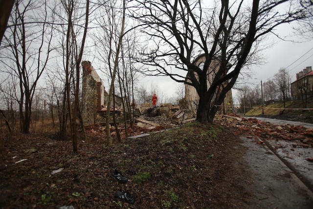 Katastrofa budowlana: Zawalona hala cementowni Grodziec