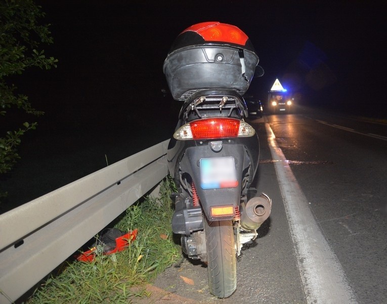 W Jaszczwi motorowerzysta zderzył się z sarną. Z poważnymi obrażeniami trafił do szpitala