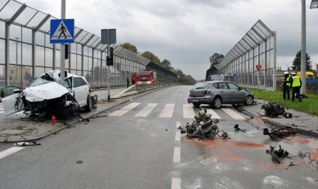 Wypadek w Orzeszu Gardawicach: 18-latek zignorował czerwone światło i doprowadził do wypadku