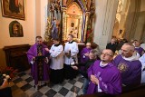 Kraków. Poświęcono tablicę upamiętniająca kapelanów katyńskich