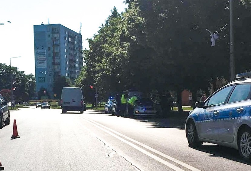 Wypadek na przejściu dla pieszych w Zawierciu: Do groźnie...