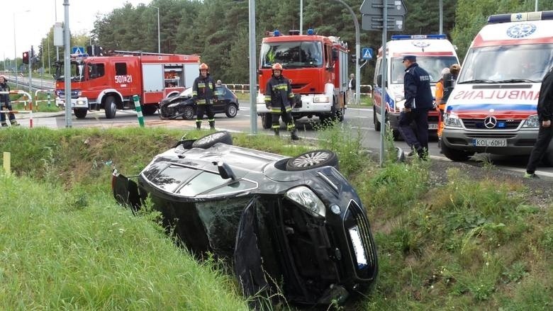 Olkusz. Groźny wypadek na obwodnicy. Cztery osobyb w szpitalu [ZDJĘCIA, WIDEO]