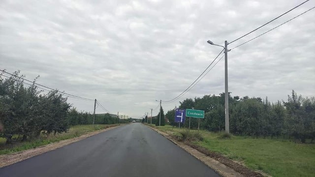 Wyremontowana droga powiatowa w gminie Błędów.