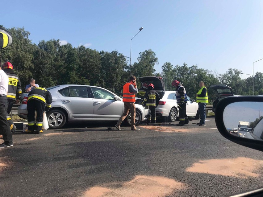 Karambol na A4 w Katowicach. Na autostradzie zderzyło się 7...