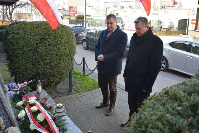 Starosta grójecki Krzysztof Ambroziak i przewodniczący Rady Powiatu uczcili pamięć żołnierzy Armii Krajowej.