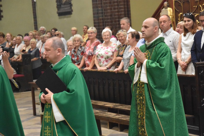 Ksiądz Marek Bernacki wprowadzony na proboszcza rybnickiej...