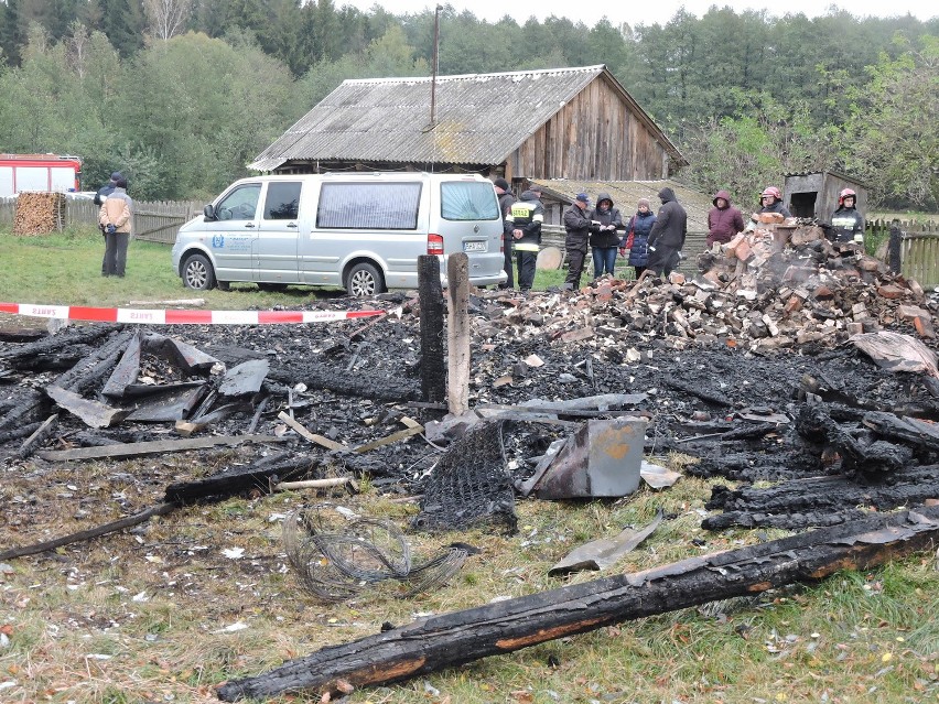 Pożar Chlewiszcze. Nikt nie zauważył ognia! Spłonął dom i gospodarze [ZDJĘCIA]