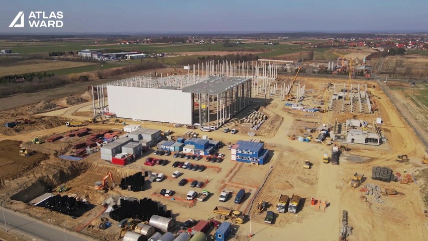 Zobacz w galerii jak wygląda postęp prac nad wielką fabryką...