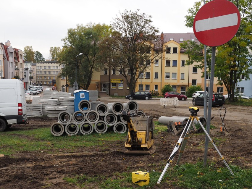 Trwa remont ul. Podgórnej i placu Kilińskiego w Koszalinie....