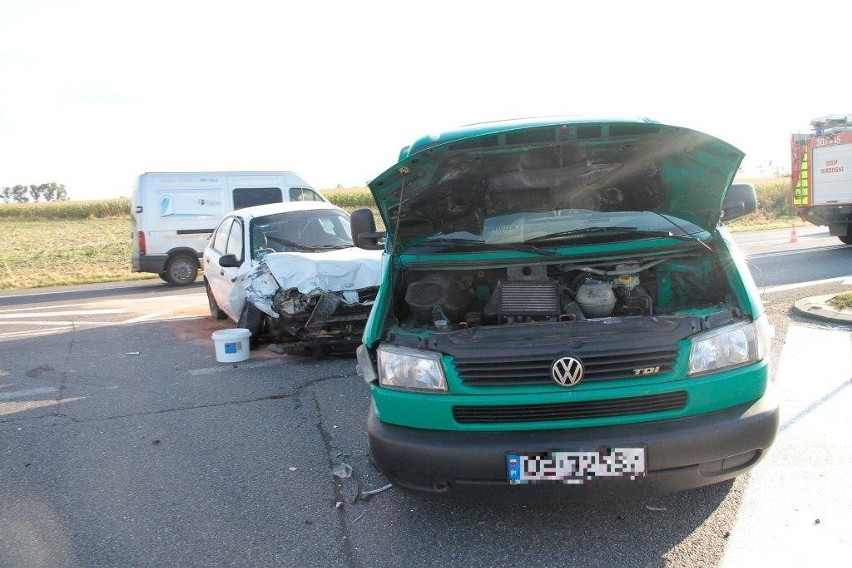 Volkswagen zderzył się z daewoo.