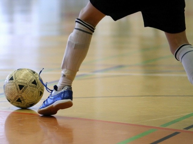 Piłkarze rozegrają turnieje halowe w Jezierzycach i Ustce.