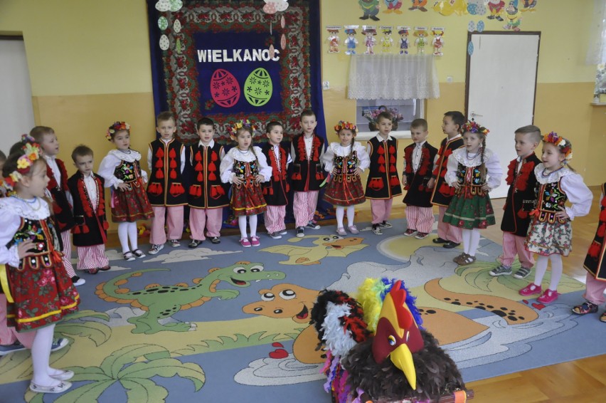 Wychowankowie Przedszkola Publicznego w Połańcu podtrzymują wielkanocne tradycje [ZDJĘCIA]