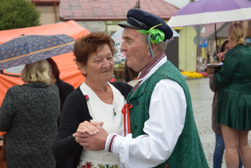 15. Prezentacje folklorystyczne "Rym cym cym... na ludowo" w...