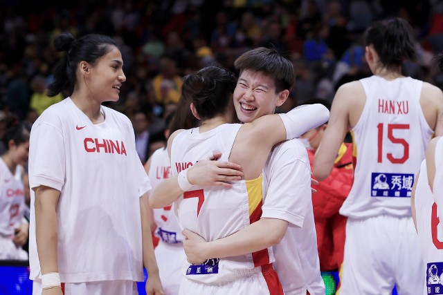 Chinki cieszą się z pierwszego awansu do półfinału od 28 lat