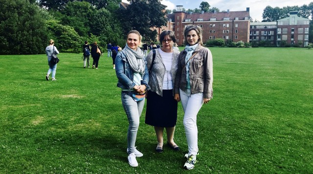 Nauczycielki skaryszewskiej szkoły, od lewej: Katarzyna Ciupak, Marzena Wdowiak, Ilona Szerksznis w Cambridge.