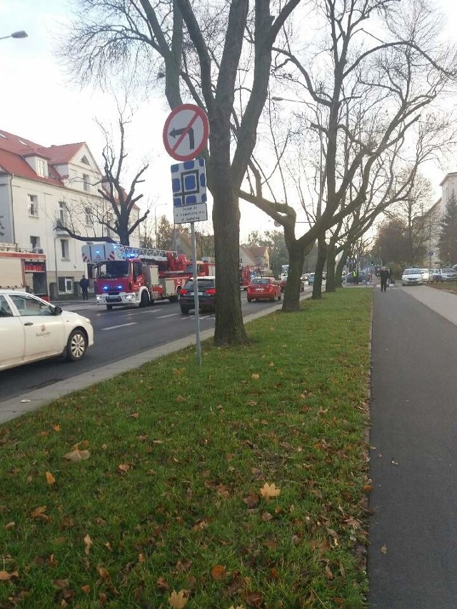 Pożar na Grunwaldzie. Zablokowana ulica Bukowska. 14 osób ewakuowanych!